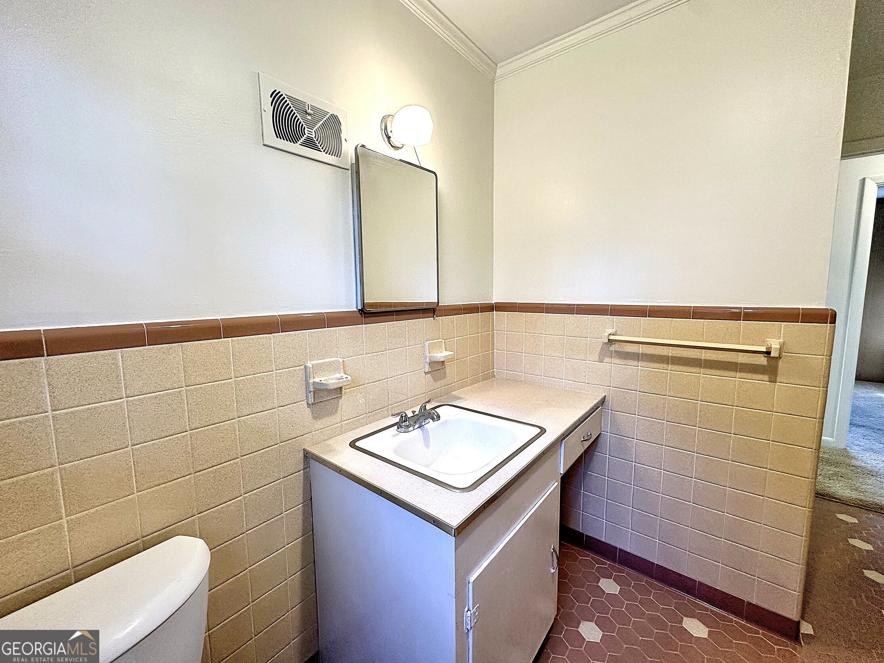 136 S Chilton Crescent Property Photo 14