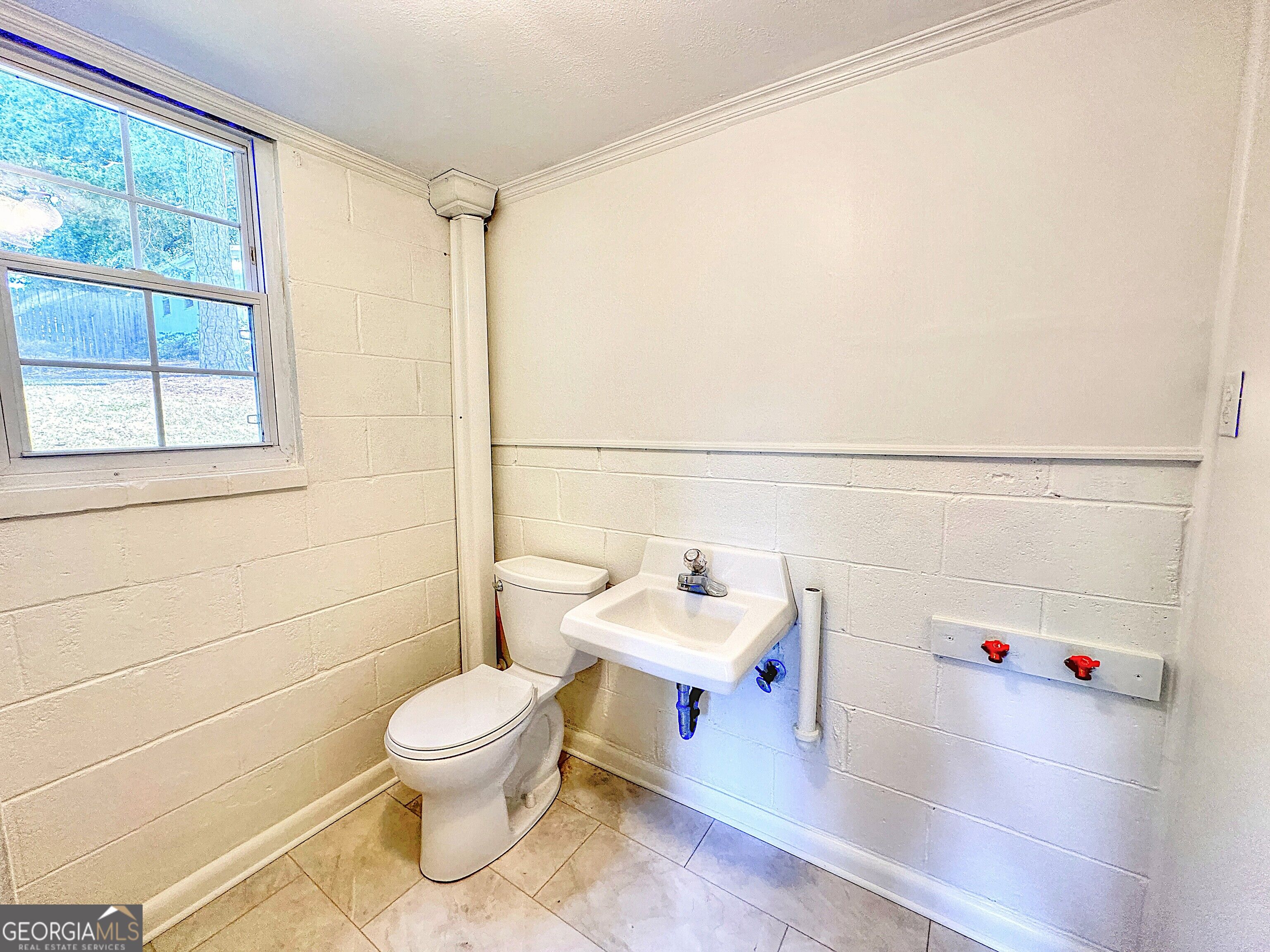 136 S Chilton Crescent Property Photo 19