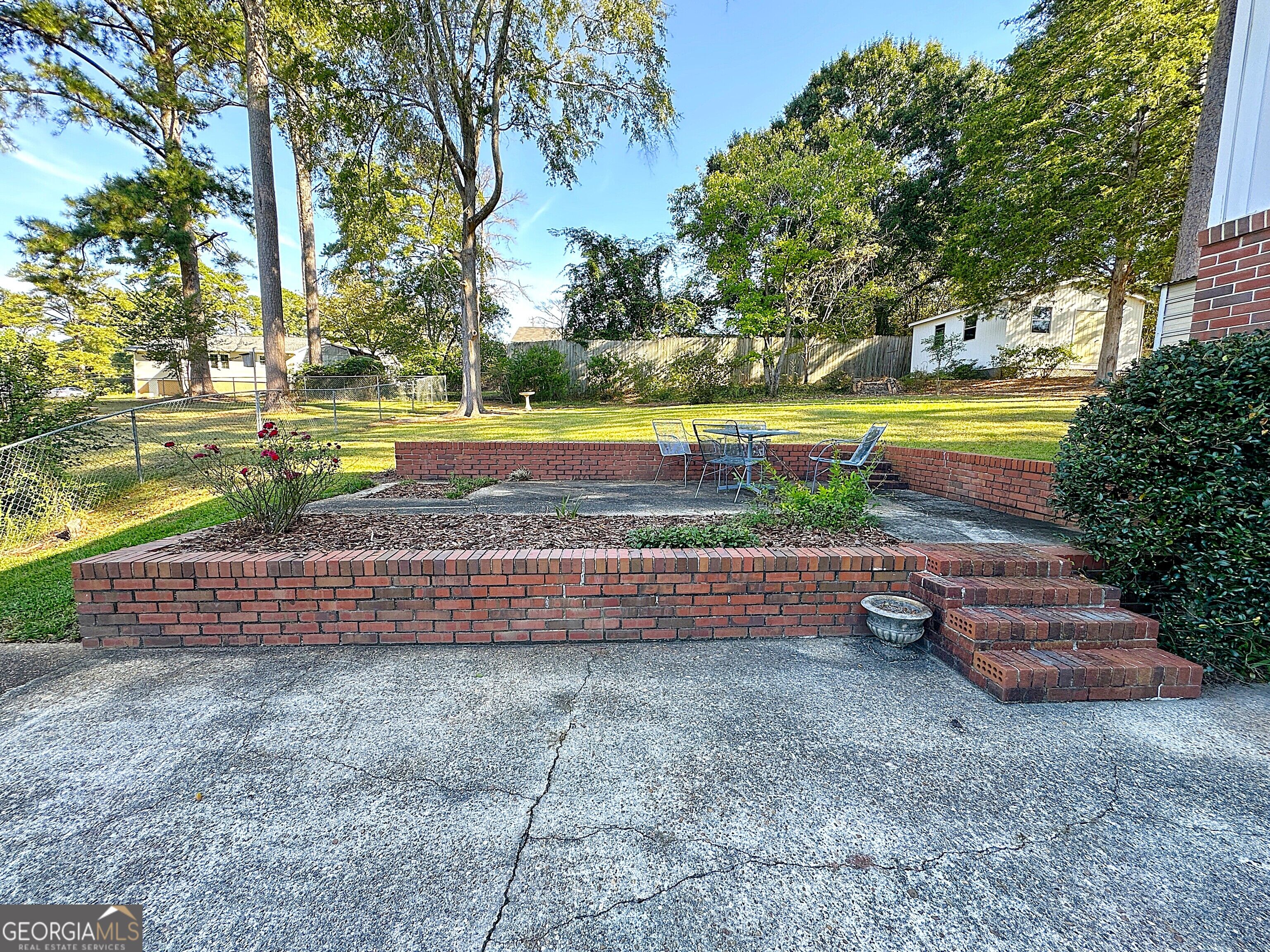 136 S Chilton Crescent Property Photo 21