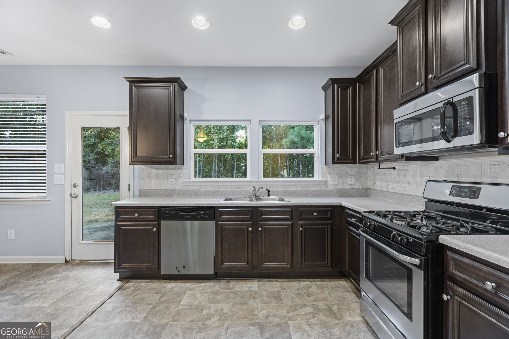 49 Windsor Way Property Photo 14