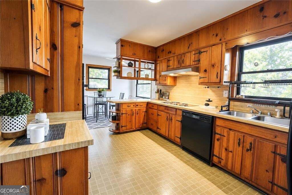 933 Rowland Street Property Photo 6