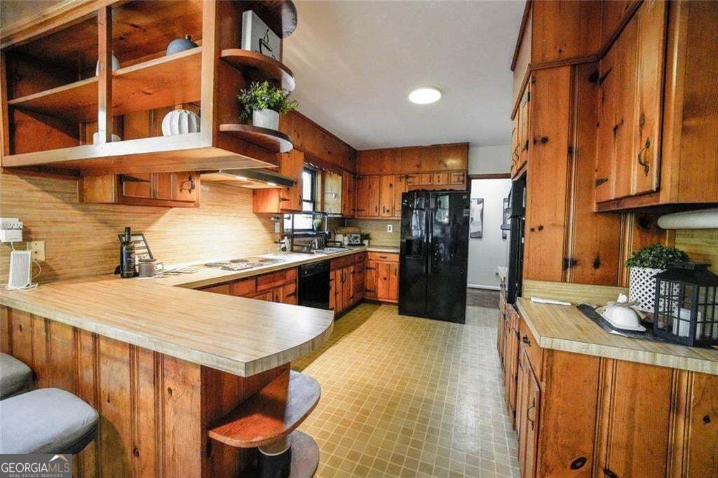 933 Rowland Street Property Photo 8