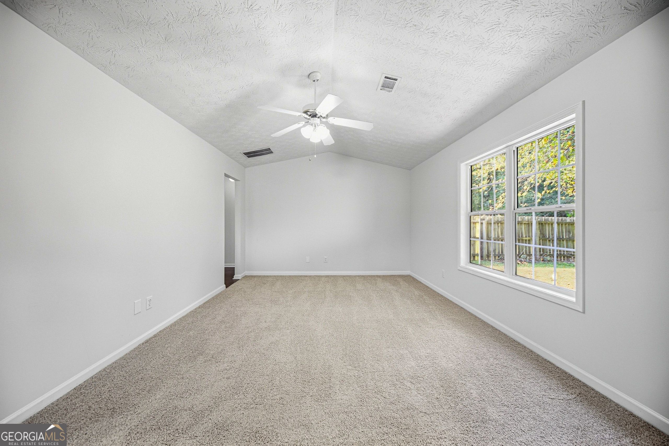 330 Dreamland Court Property Photo 4
