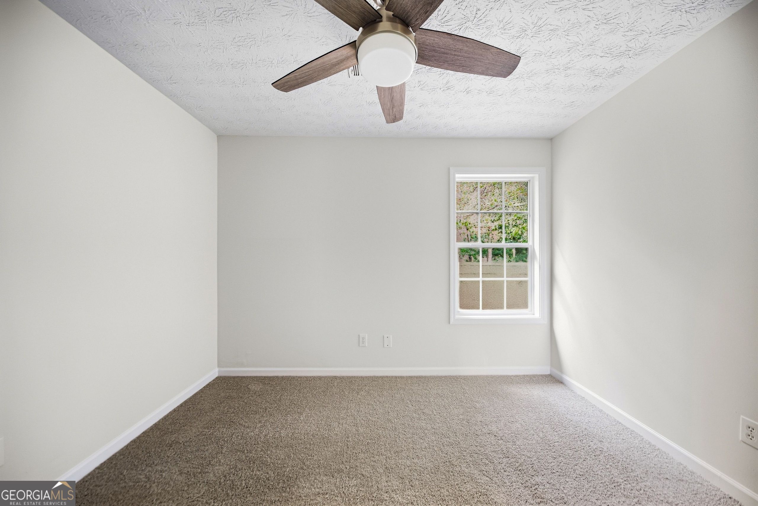 330 Dreamland Court Property Photo 16