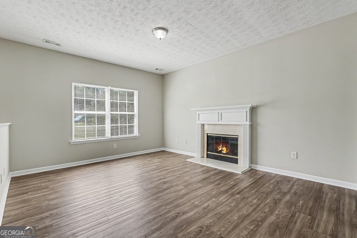 4102 Robin Circle Property Photo 2