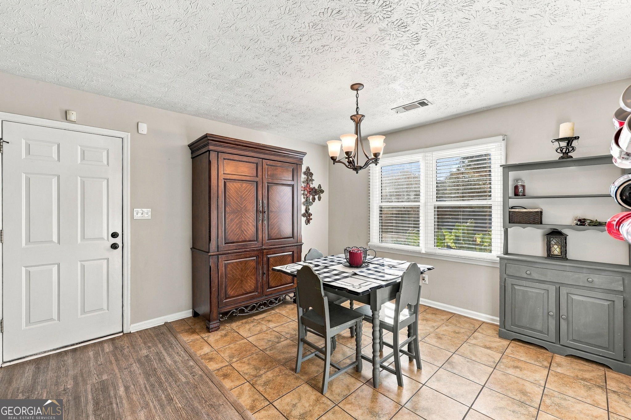 2674 Highland Park Drive Property Photo 4