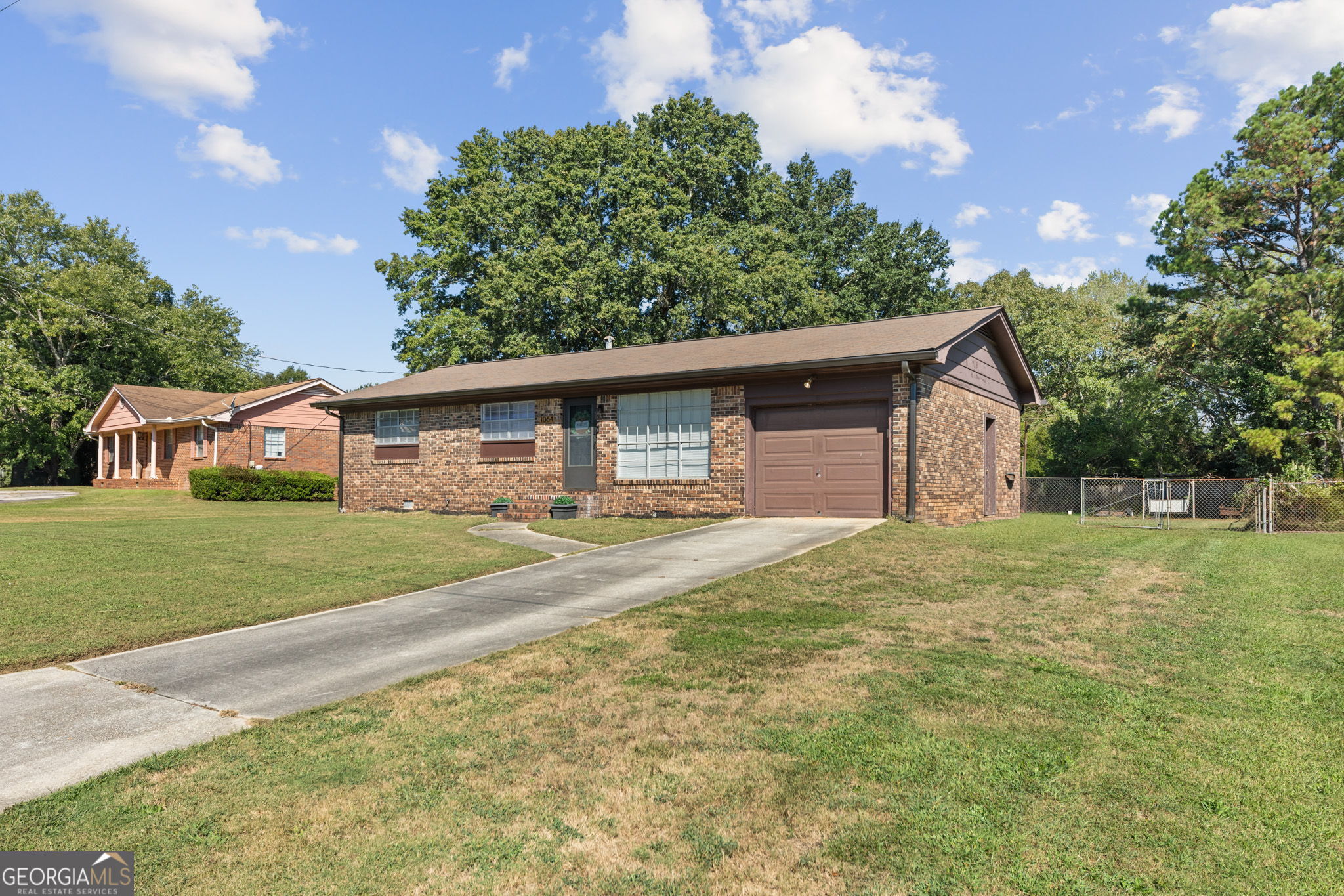 1064 Meadowbrook Lane Nw Property Photo 2