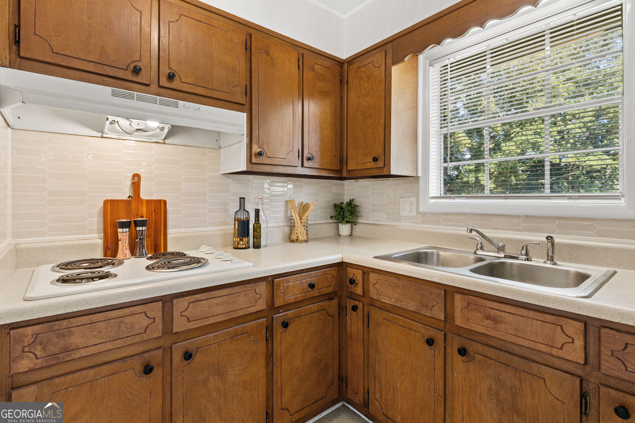 1064 Meadowbrook Lane Nw Property Photo 11