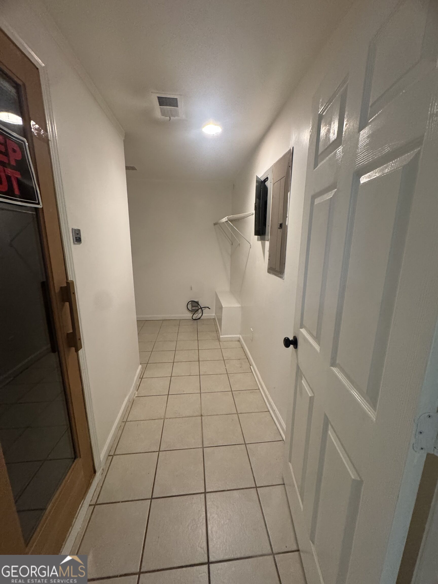 6084 Riveroak Property Photo 5