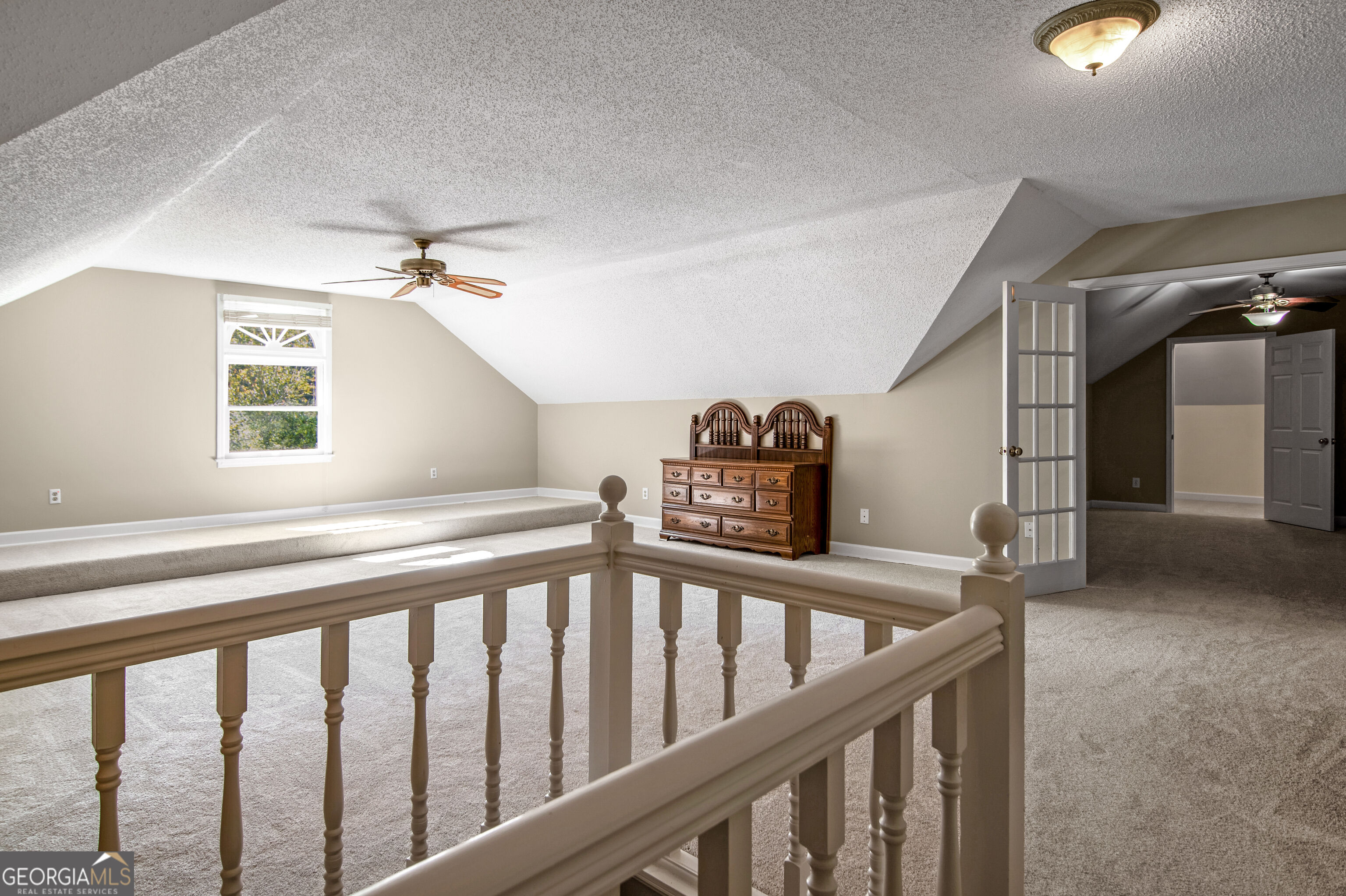 560 Saddle Crest Drive Property Photo 12