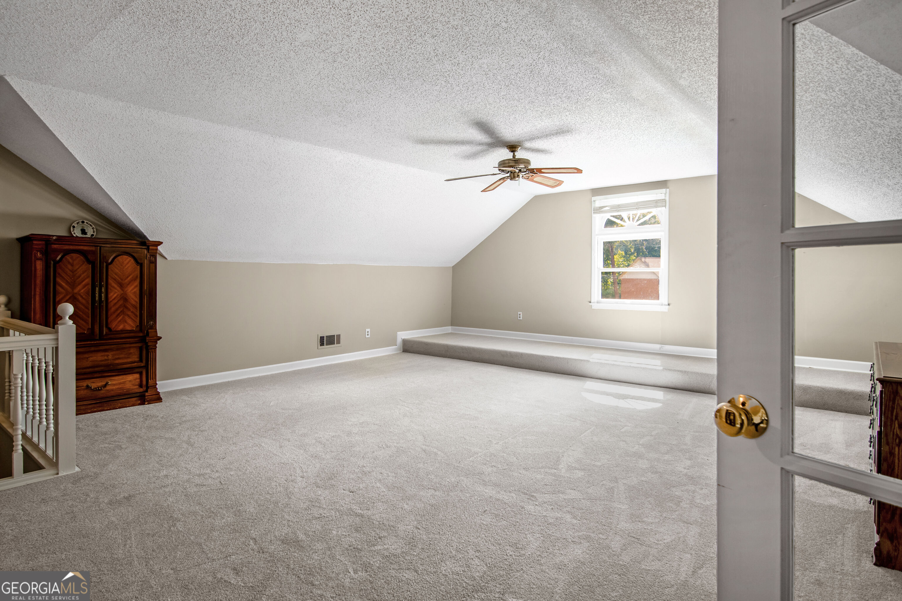 560 Saddle Crest Drive Property Photo 16