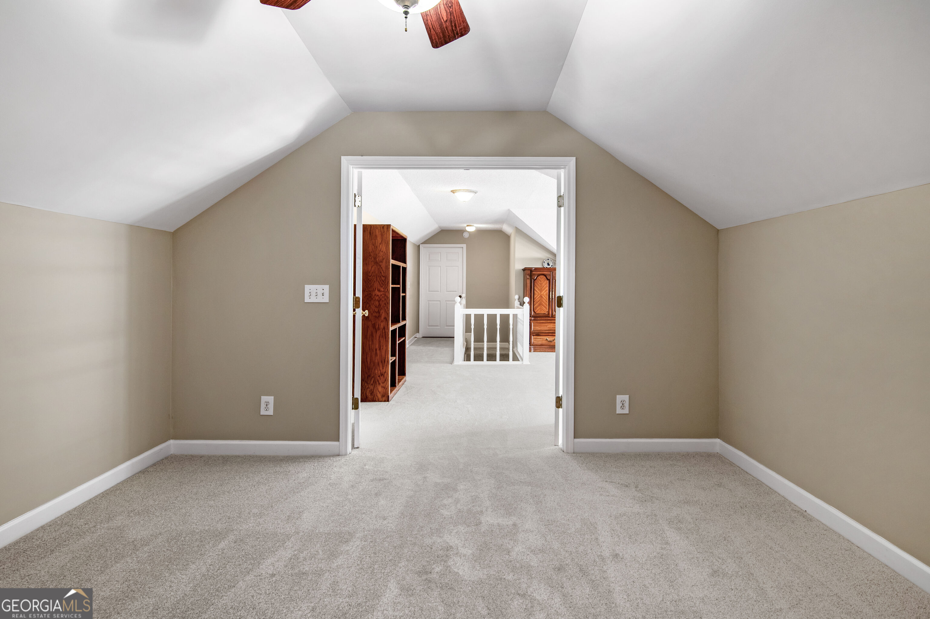 560 Saddle Crest Drive Property Photo 18