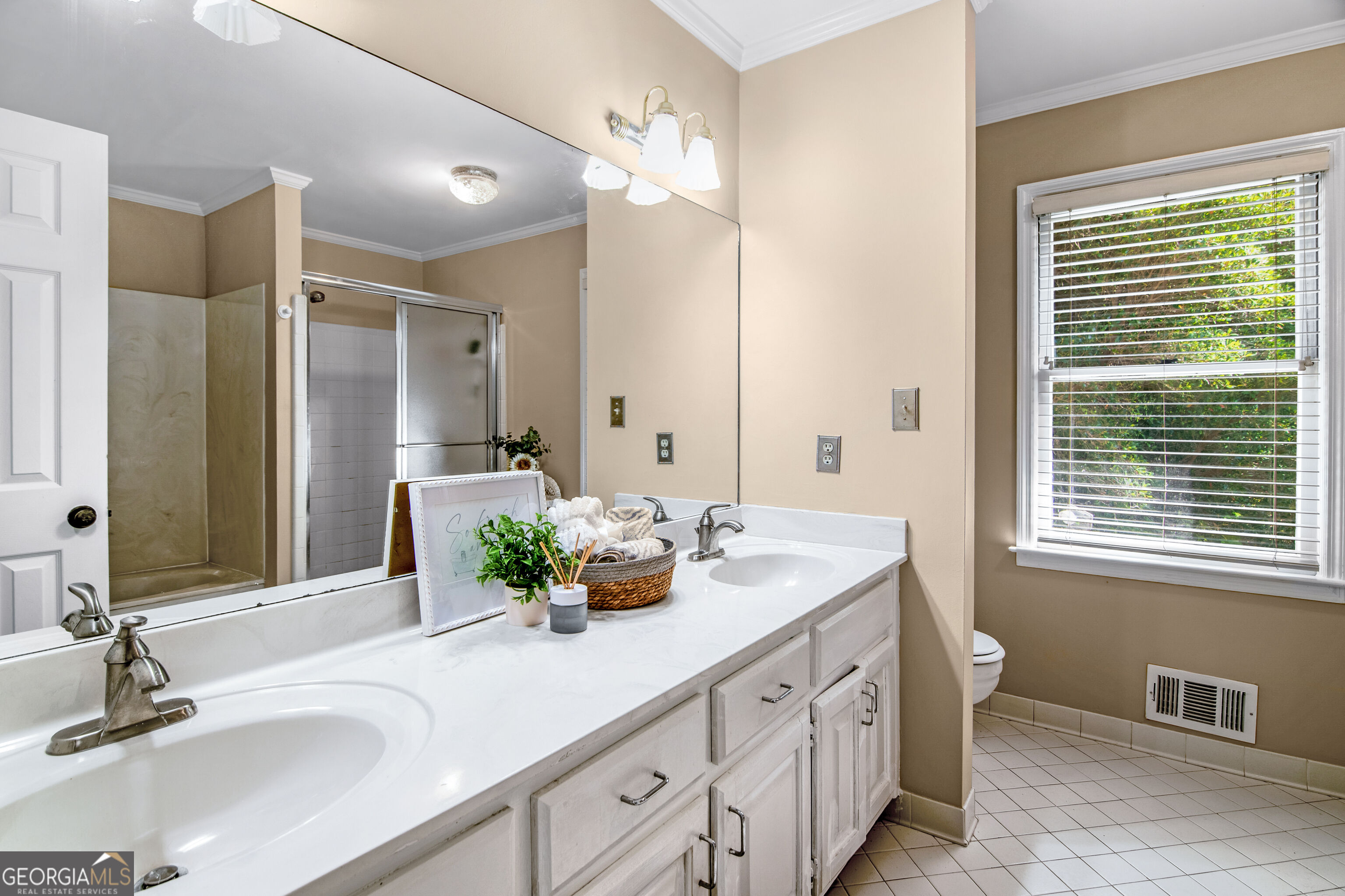 560 Saddle Crest Drive Property Photo 37