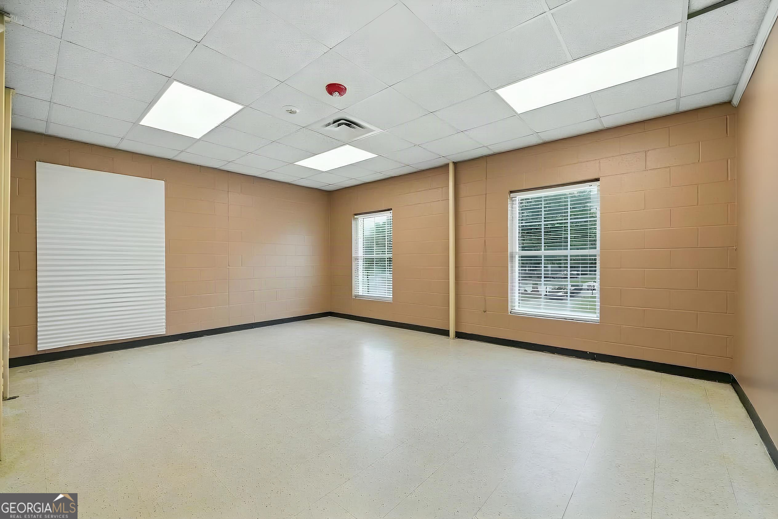 1540 Pryor Road Sw Suite B Property Photo 2