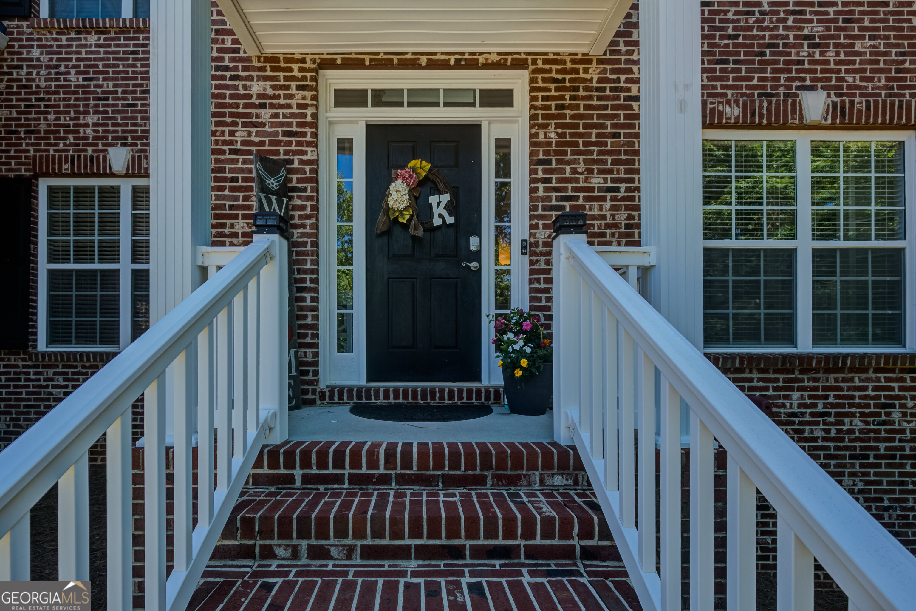 381 Rosebay Lane Property Photo 2