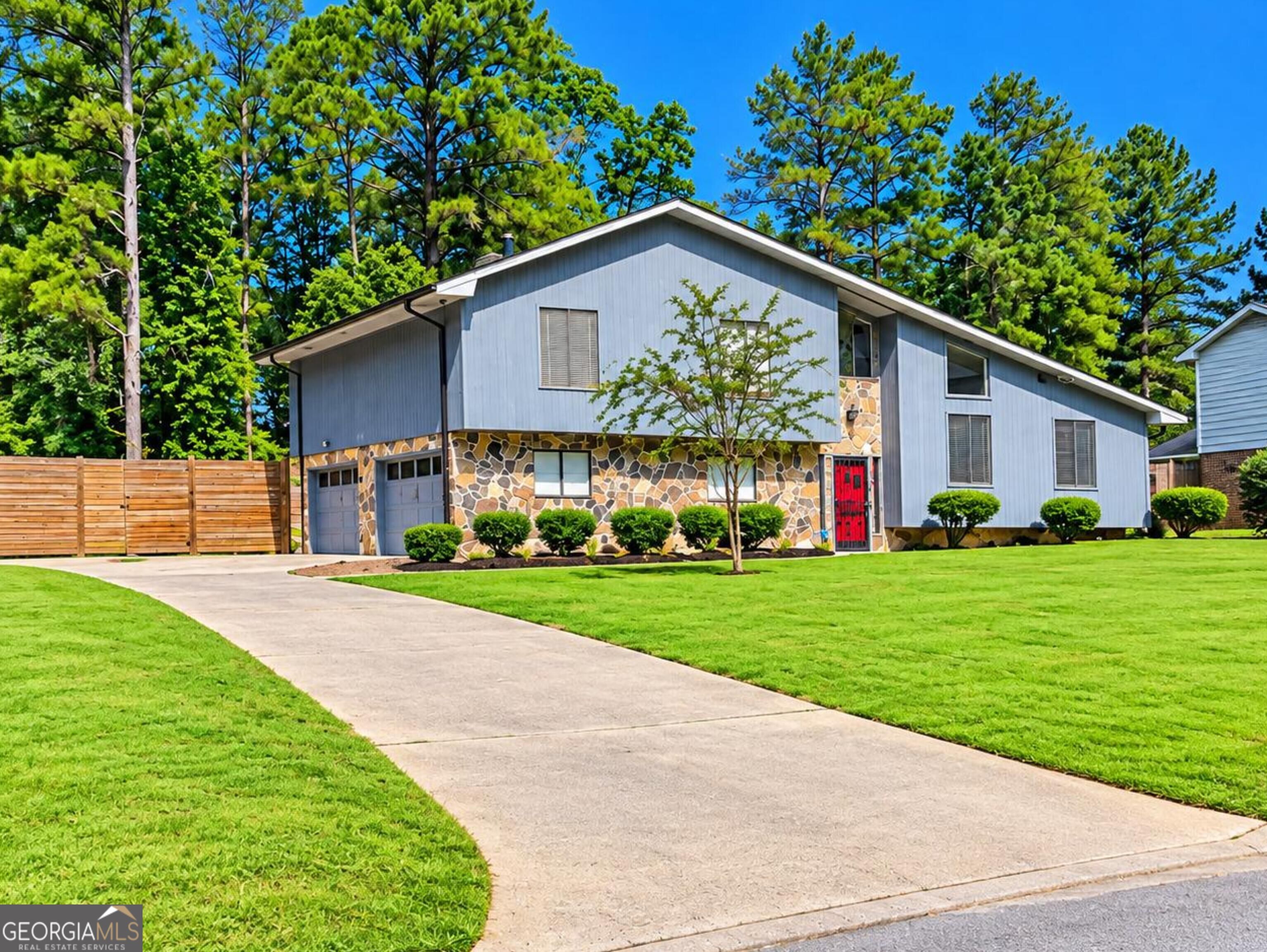 3255 Redona Property Photo 3