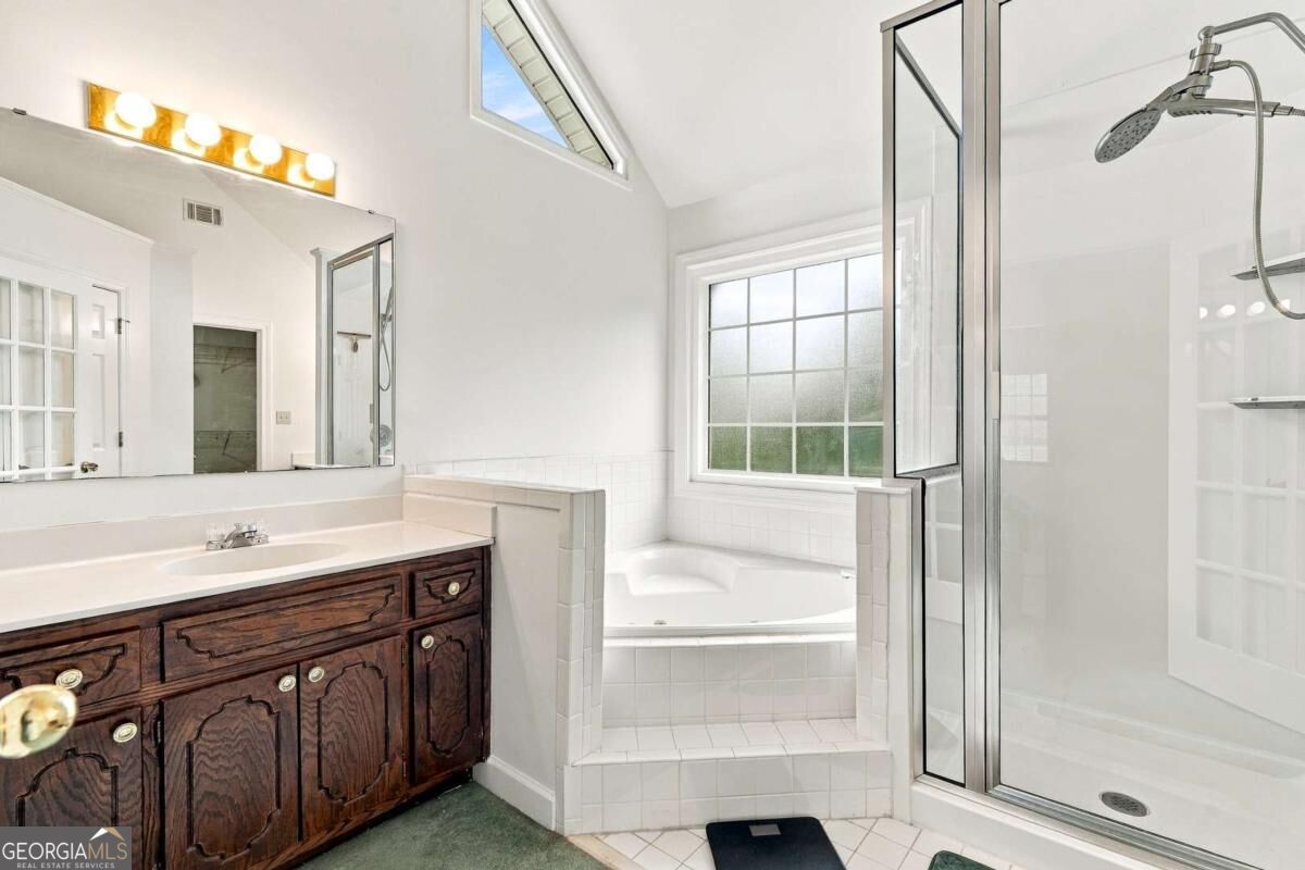 10 Chad Court Property Photo 10
