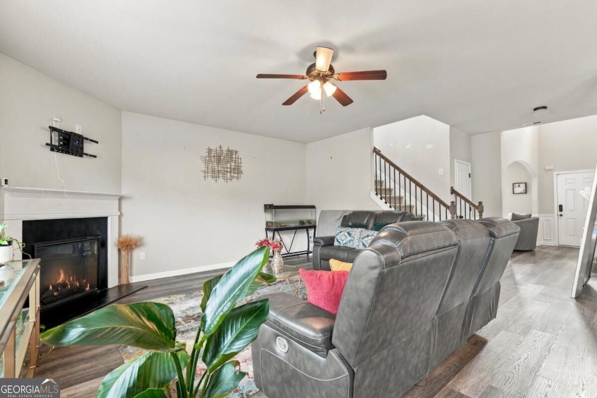 1168 Gaines Street Property Photo 4
