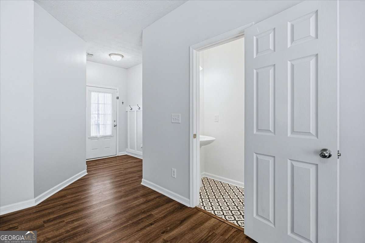 905 Tamarisk Place Property Photo 5