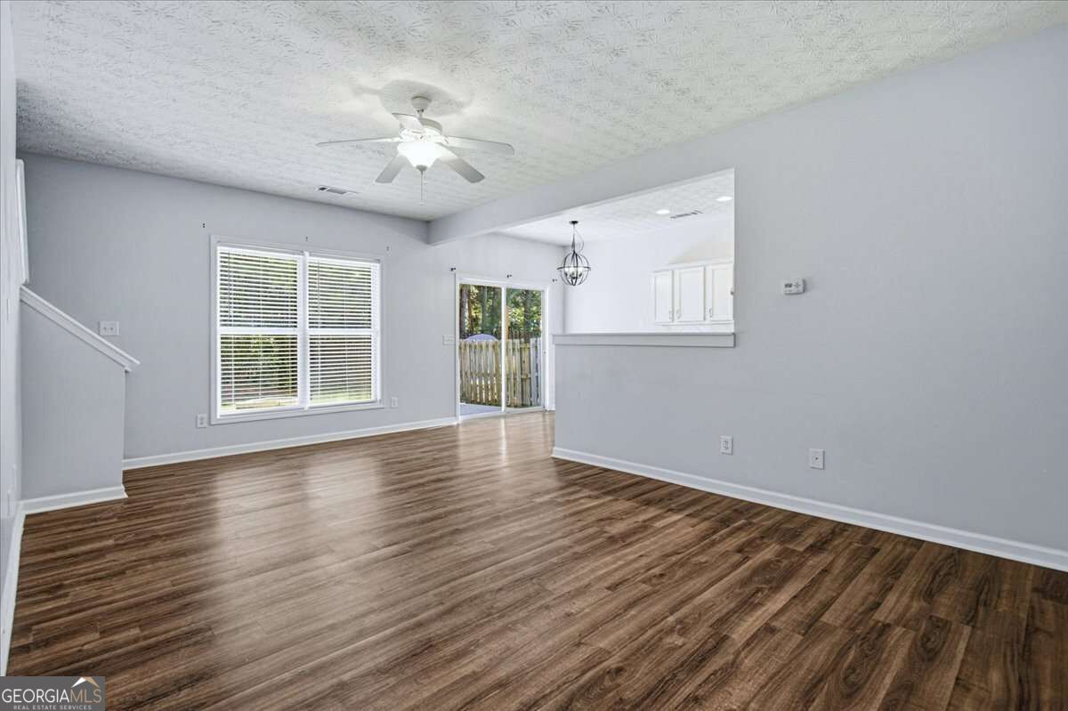905 Tamarisk Place Property Photo 6