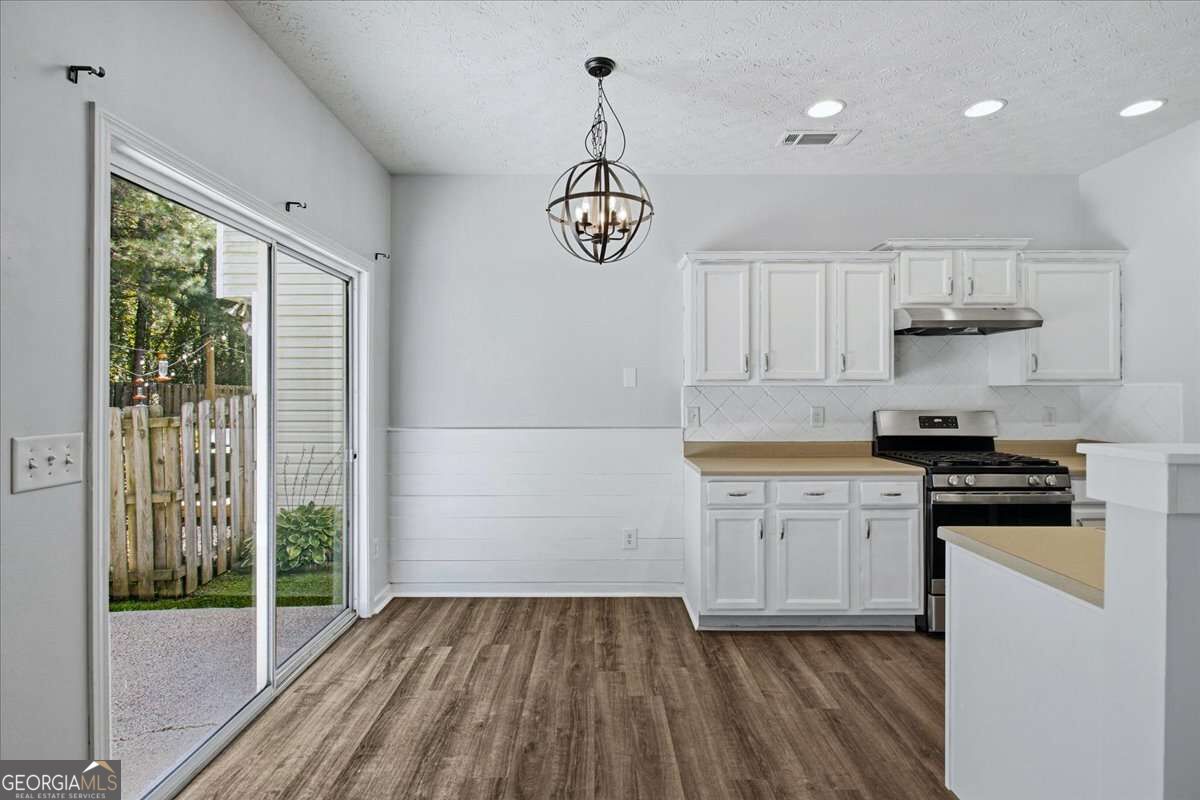 905 Tamarisk Place Property Photo 8