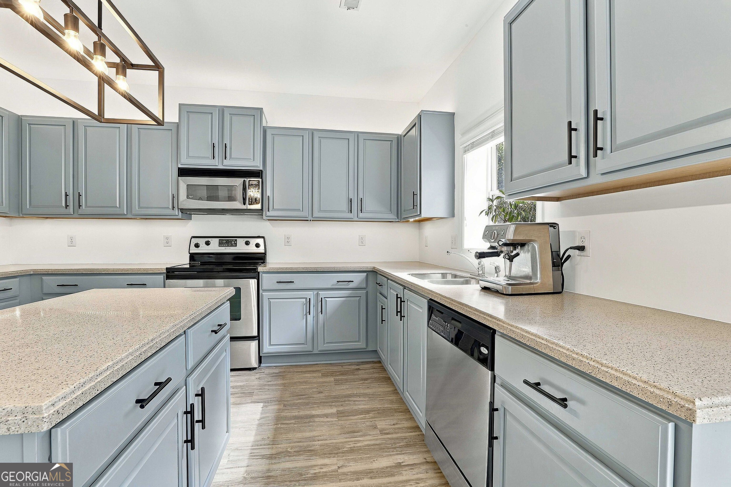 135 Carlisle Street Property Photo 24