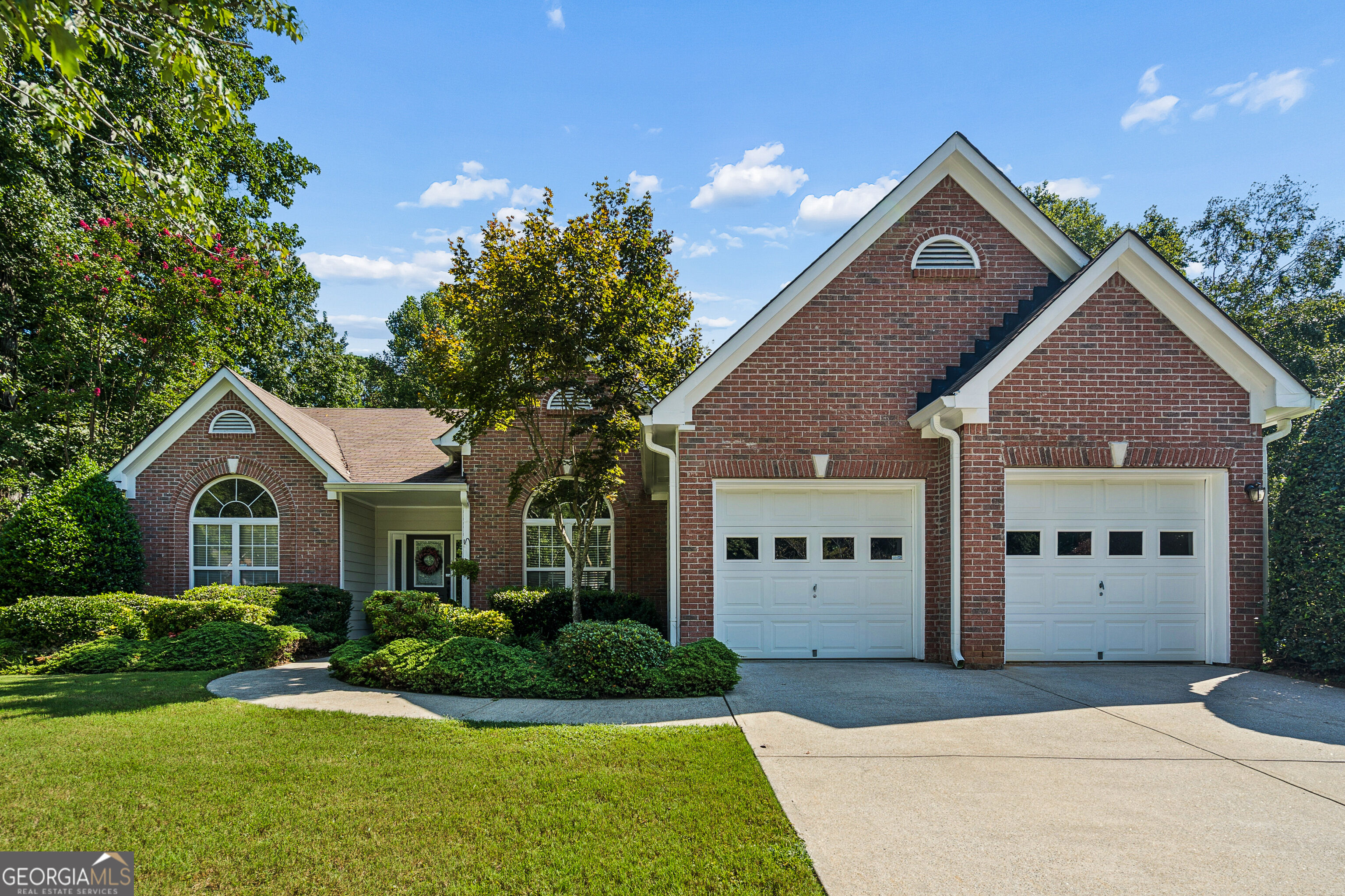 1190 Sunhill Drive Property Photo 1