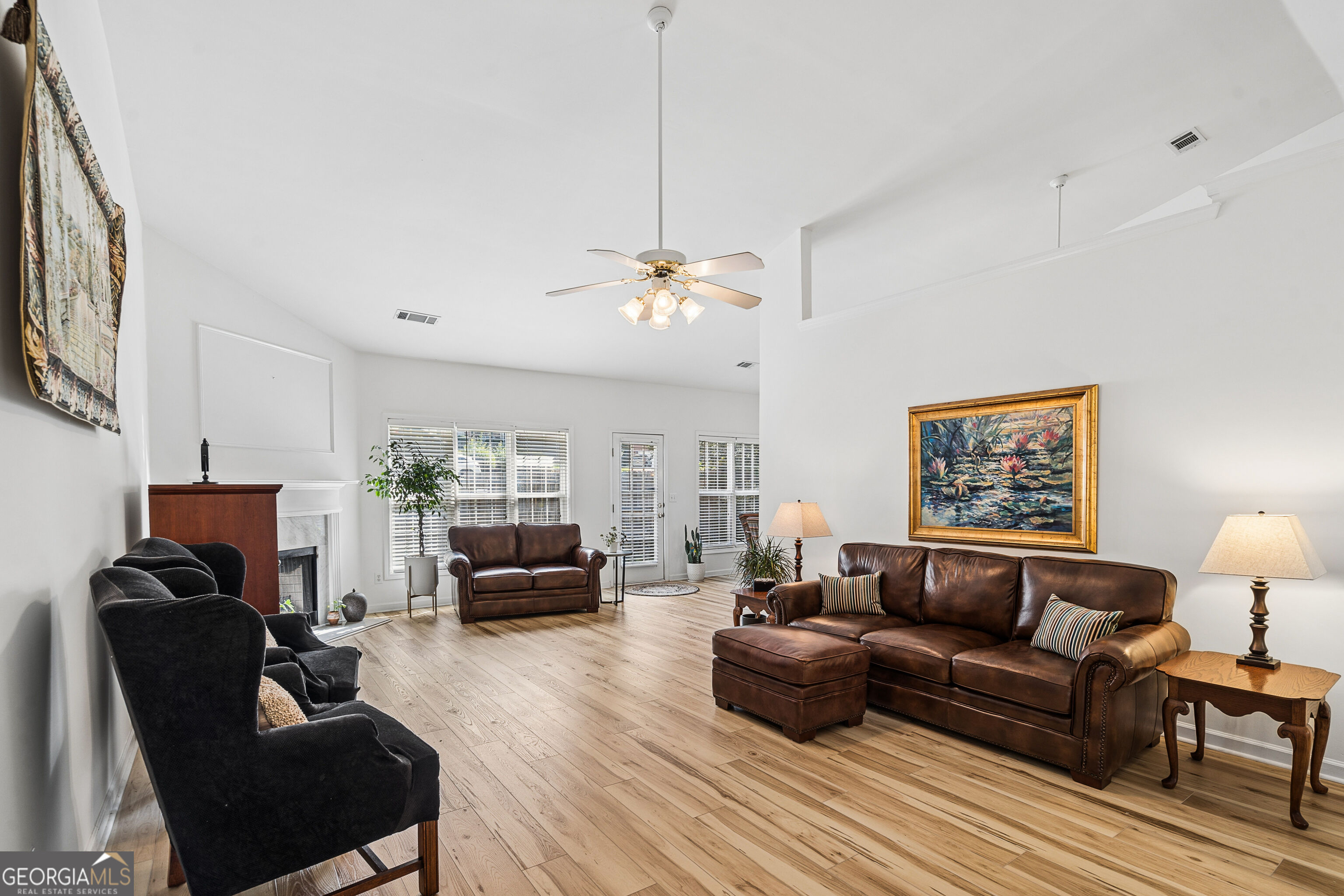 1190 Sunhill Drive Property Photo 4