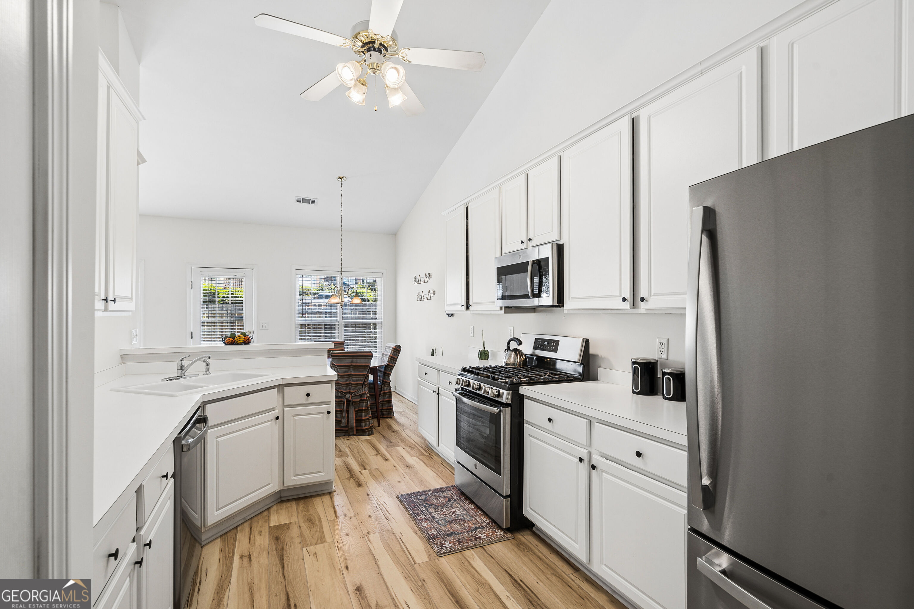 1190 Sunhill Drive Property Photo 8