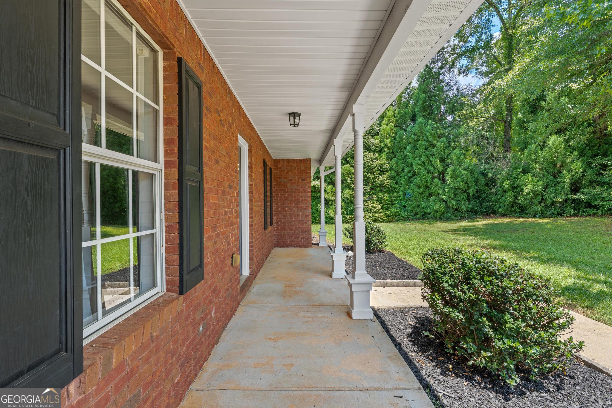 169 Meadow View Drive Property Photo 3