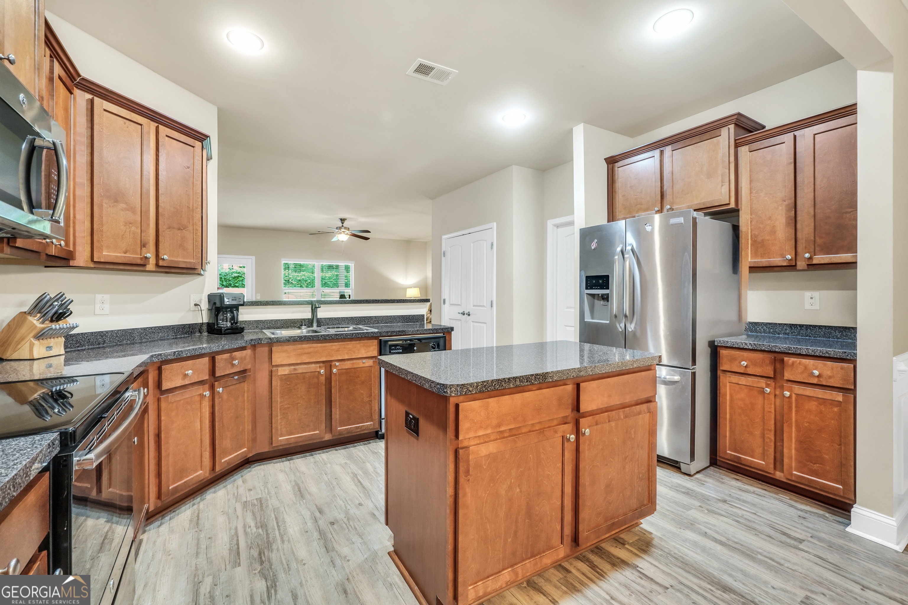 1002 Yorkshire Drive Property Photo 15