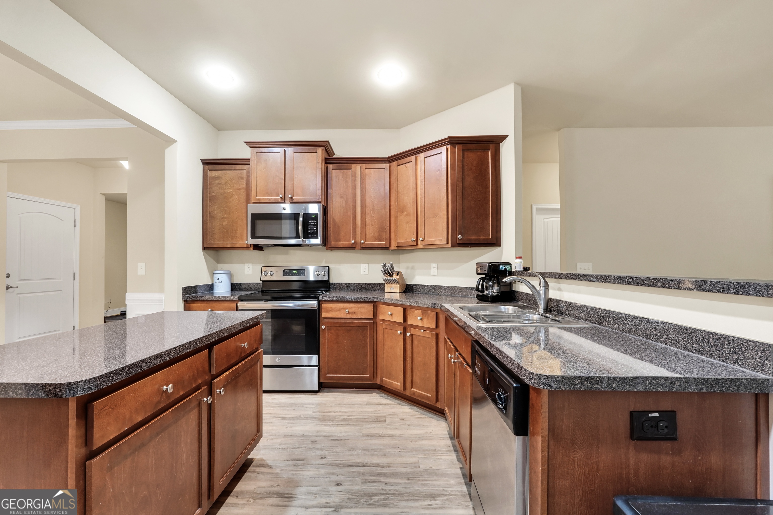 1002 Yorkshire Drive Property Photo 16