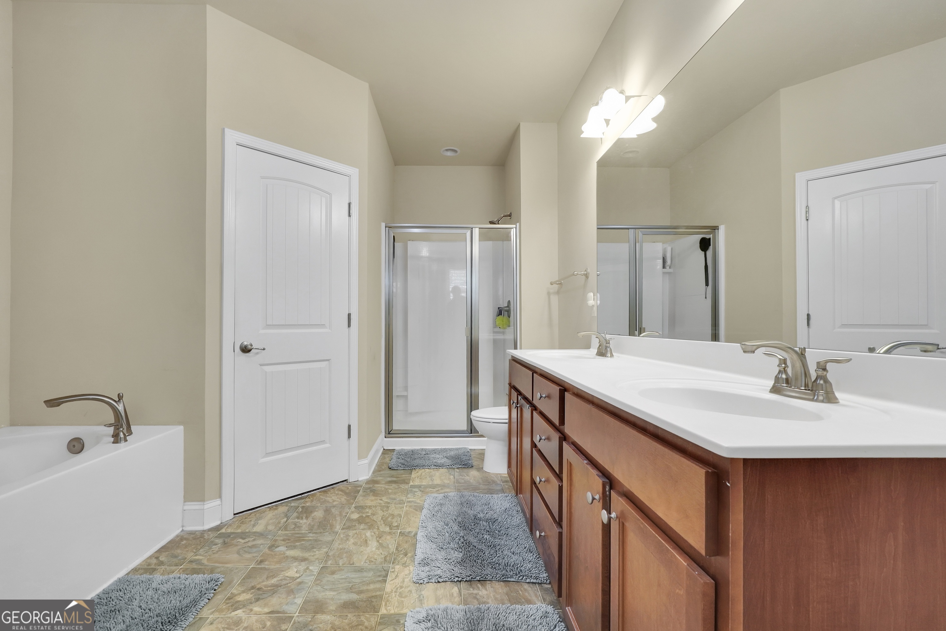 1002 Yorkshire Drive Property Photo 24