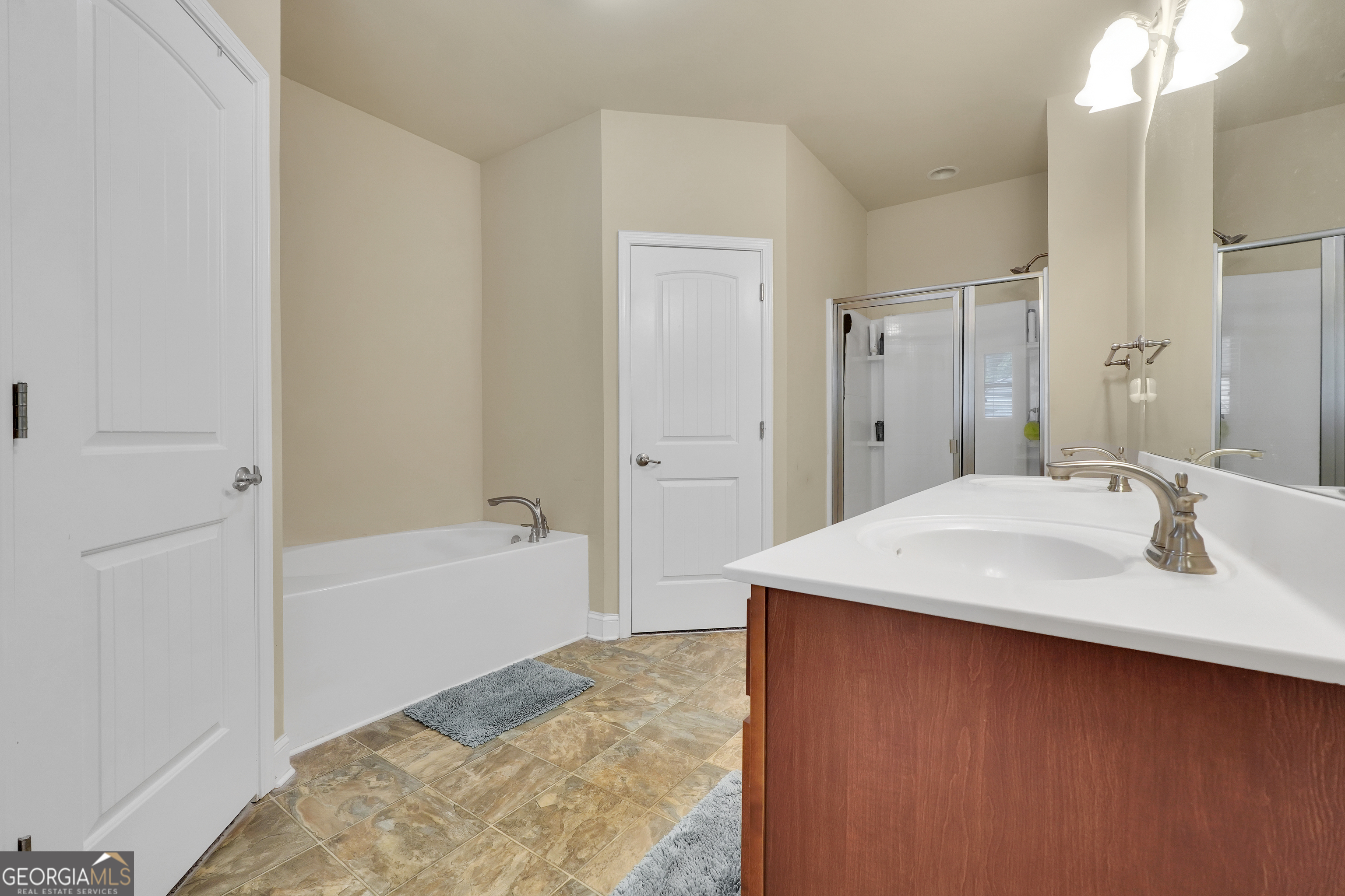 1002 Yorkshire Drive Property Photo 25