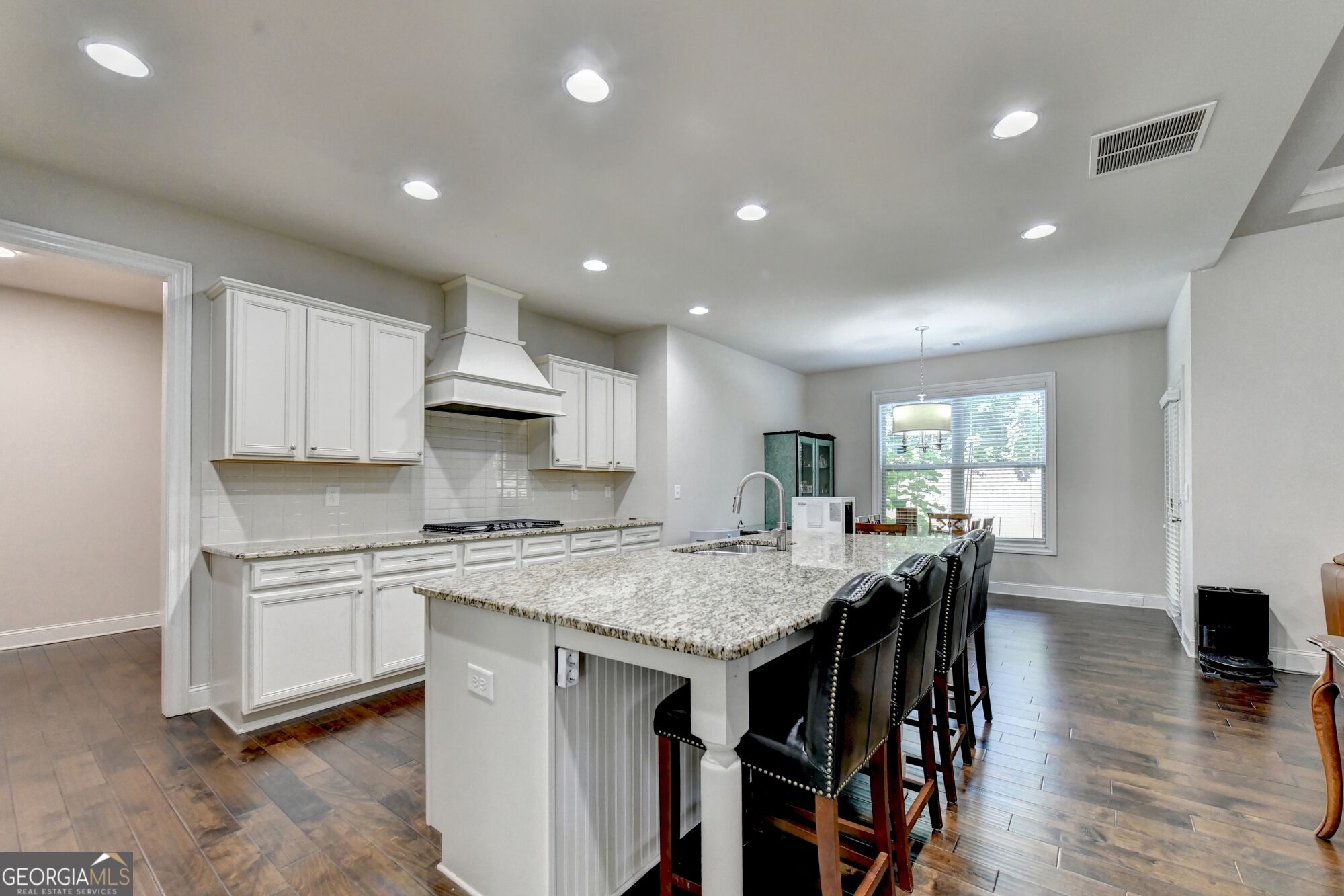 4922 Park Vale Drive Property Photo 20