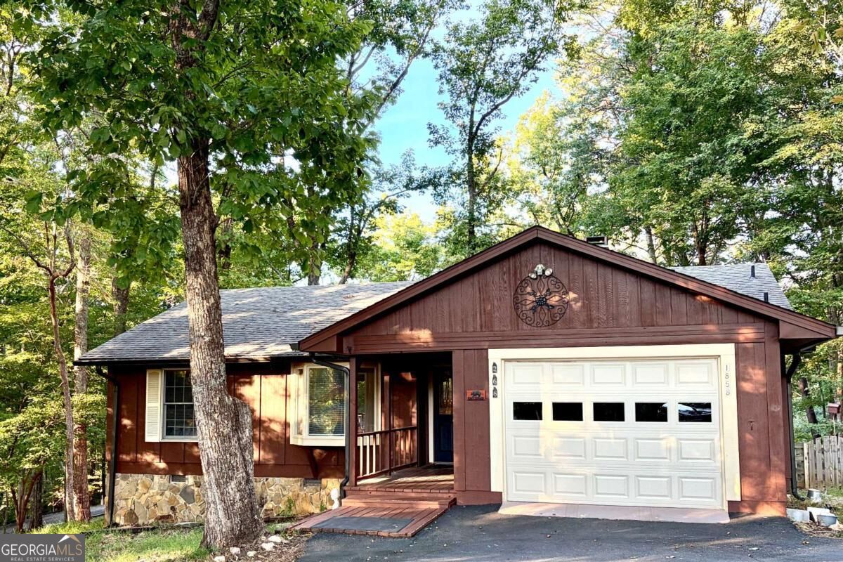 1858 Little Pine Mountain Road Property Photo 1