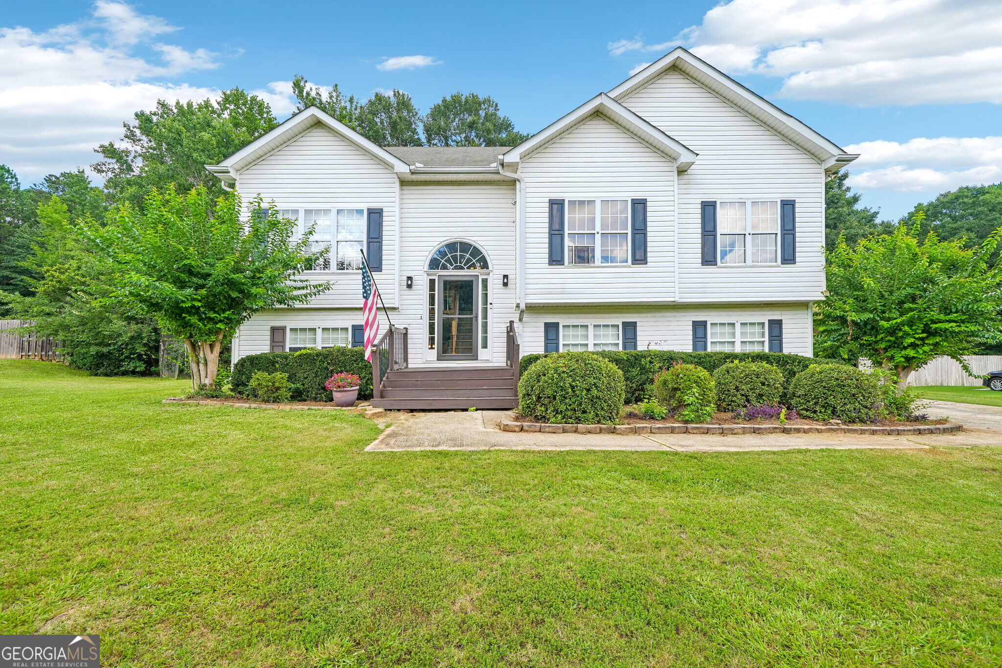 130 Chesterfield Drive Property Photo 1