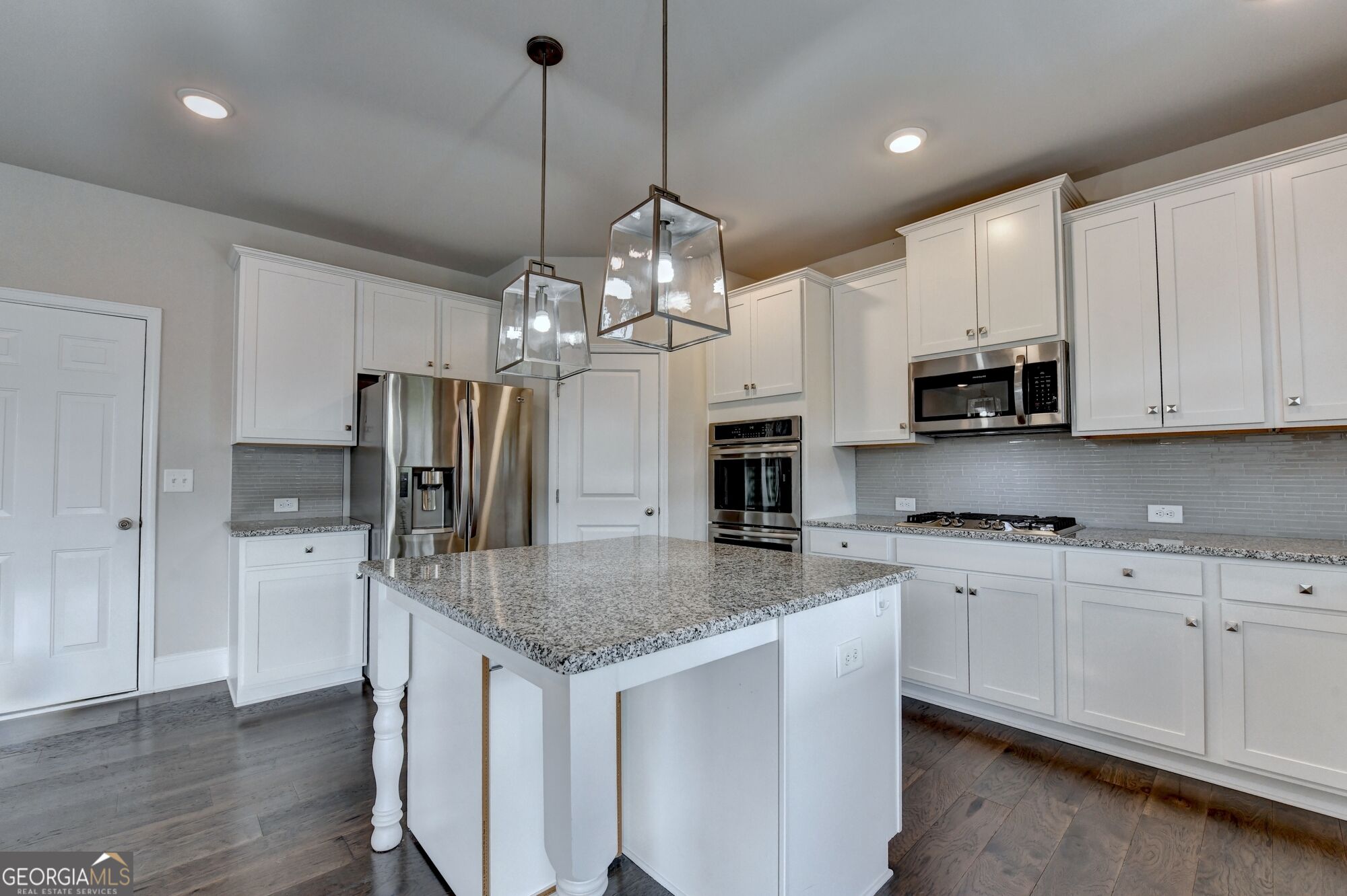 3972 Golden Gate Way Property Photo 26