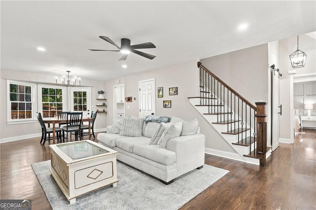 3141 Mills Ridge Drive Property Photo 4