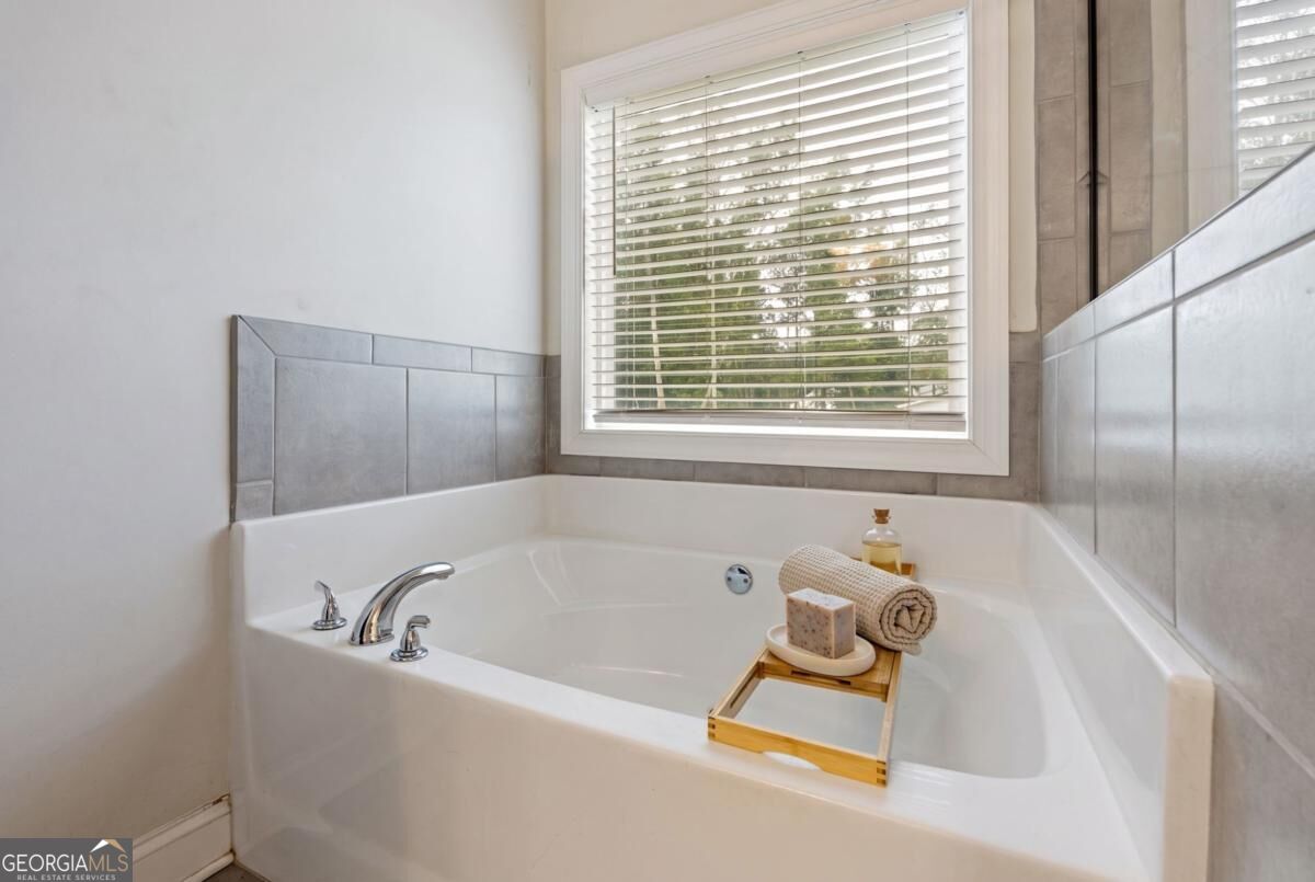223 Manor Drive Property Photo 12