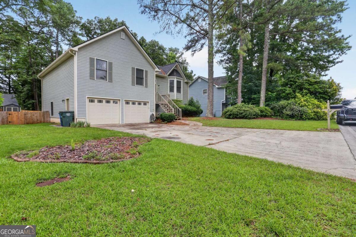 2562 Kennesaw Springs Court Property Photo 3