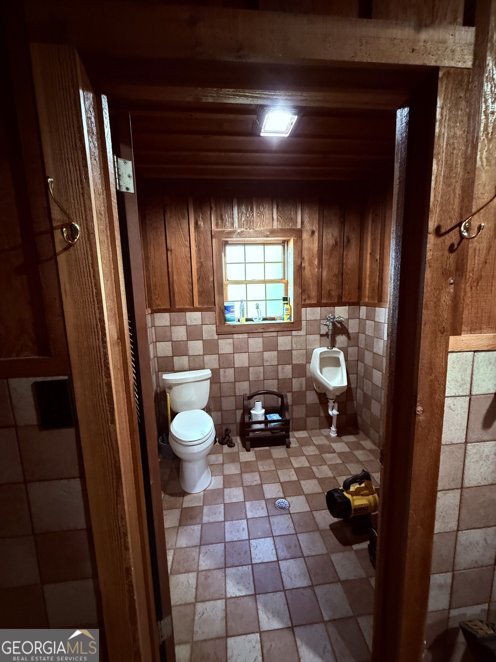 1333 E Hill Street Property Photo 52