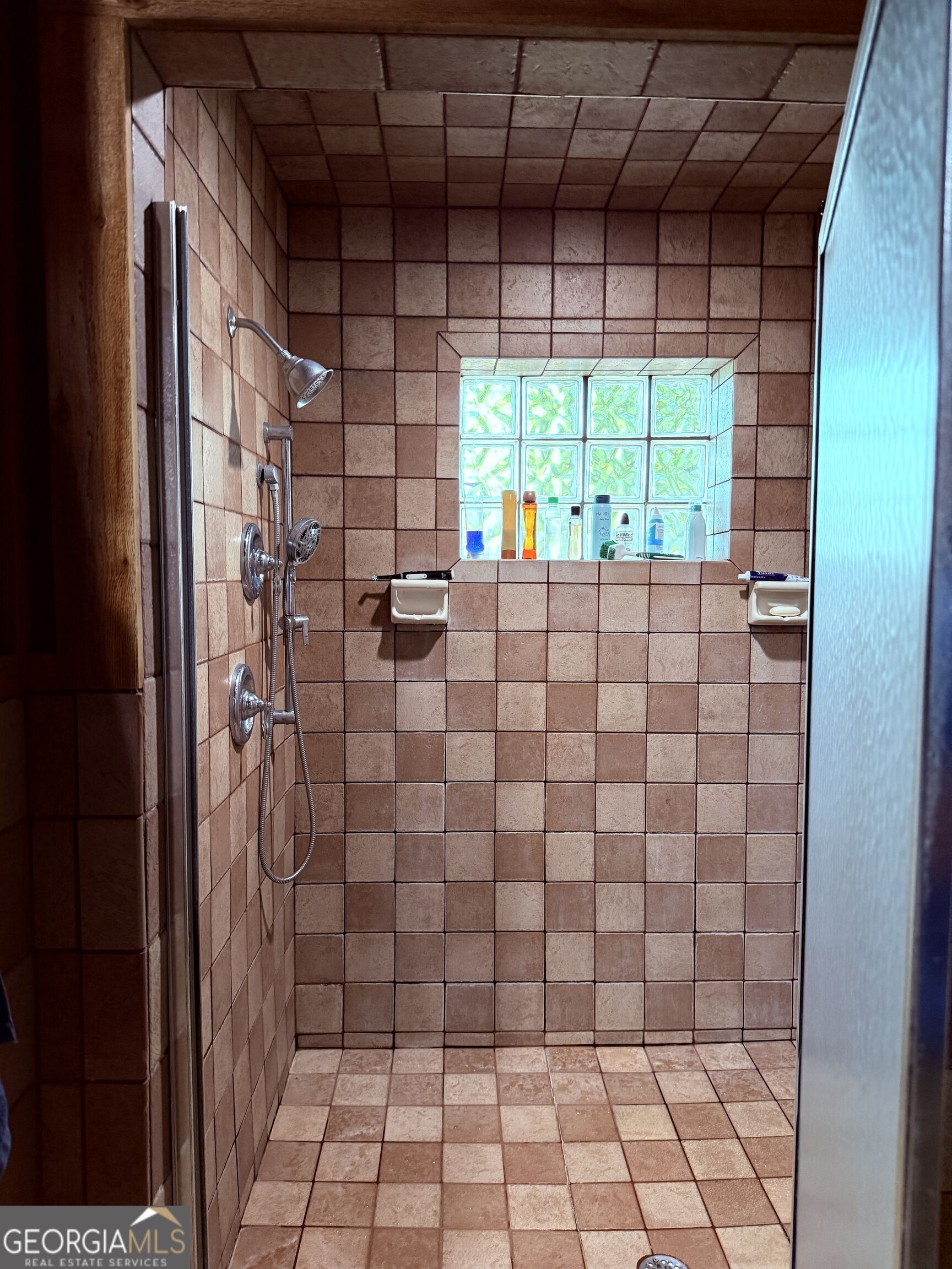 1333 E Hill Street Property Photo 54