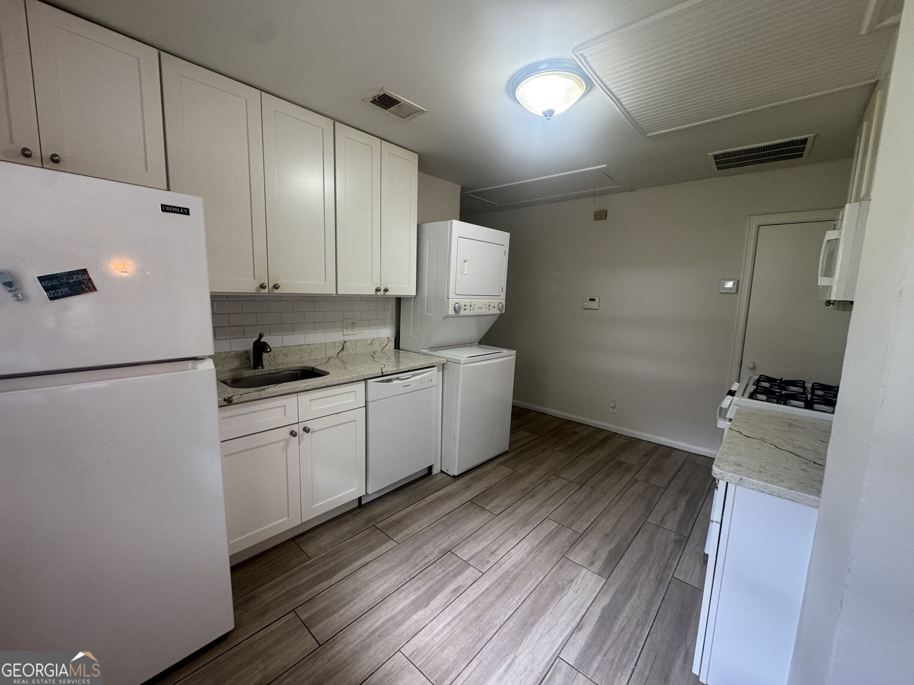 2178 Rugby Avenue Property Photo 3