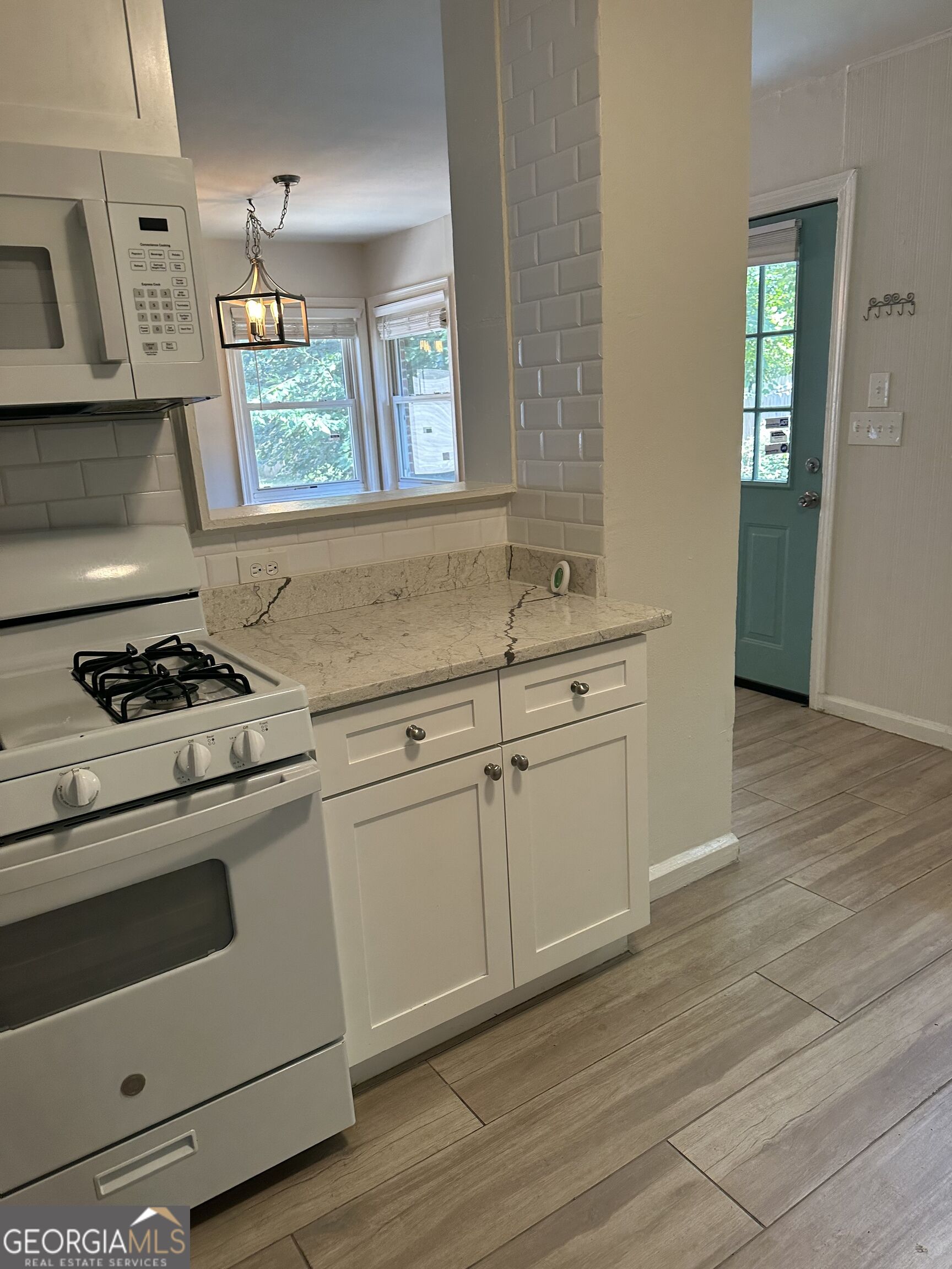 2178 Rugby Avenue Property Photo 4