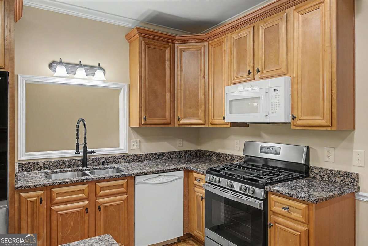 994 Rainey Road Property Photo 18
