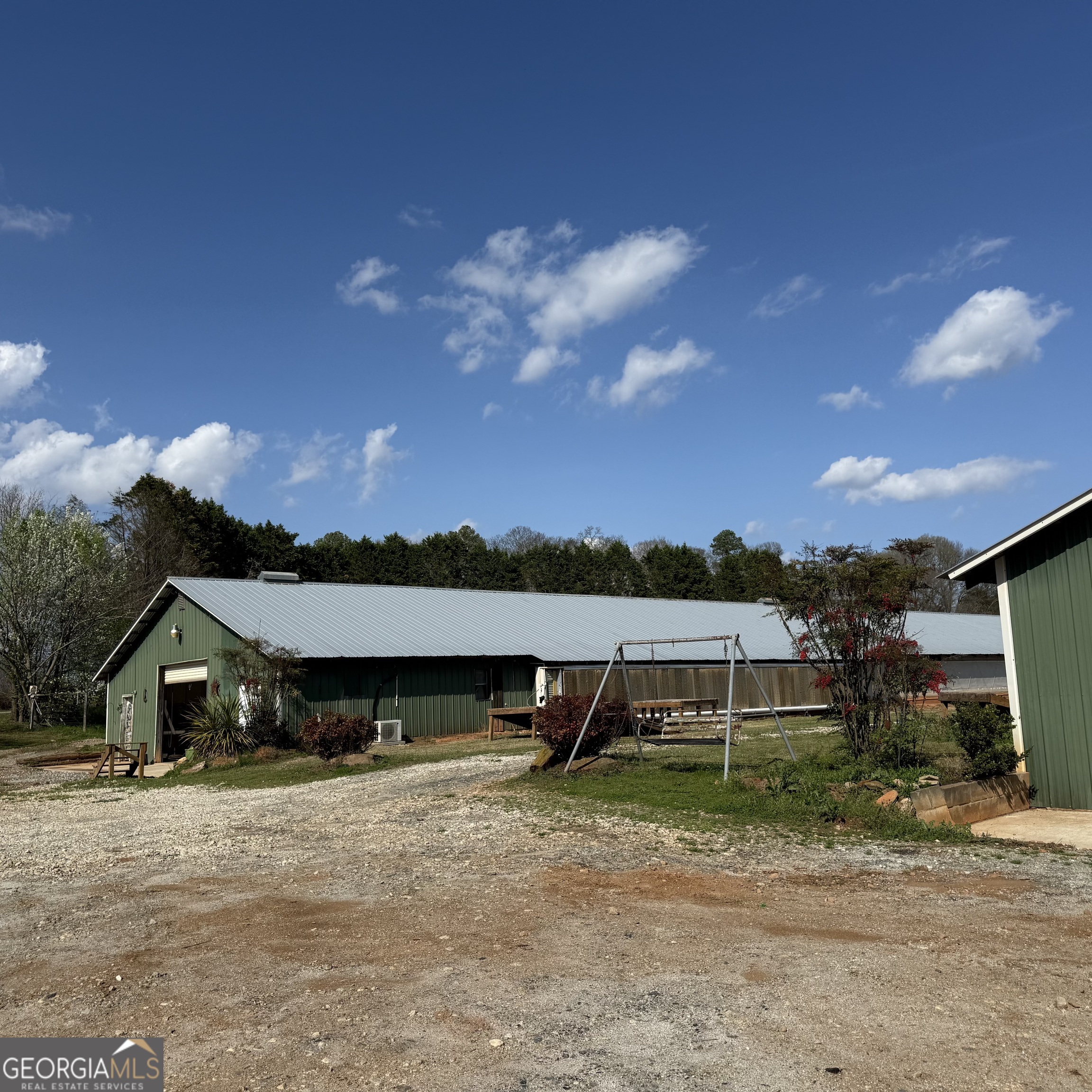 1182 Crawfords Ferry Road Property Photo 2