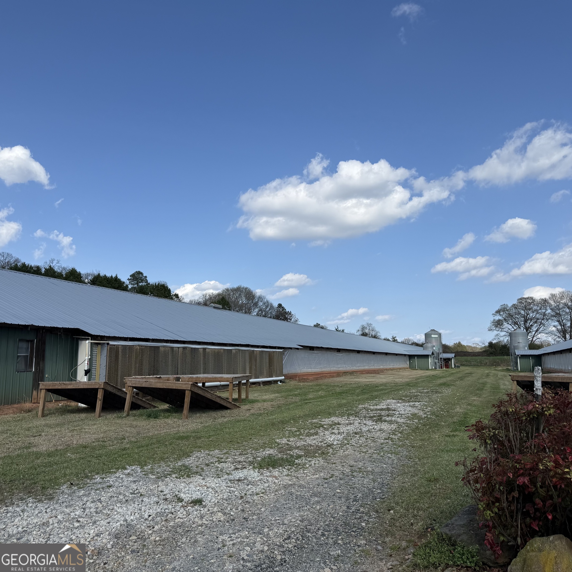 1182 Crawfords Ferry Road Property Photo 6