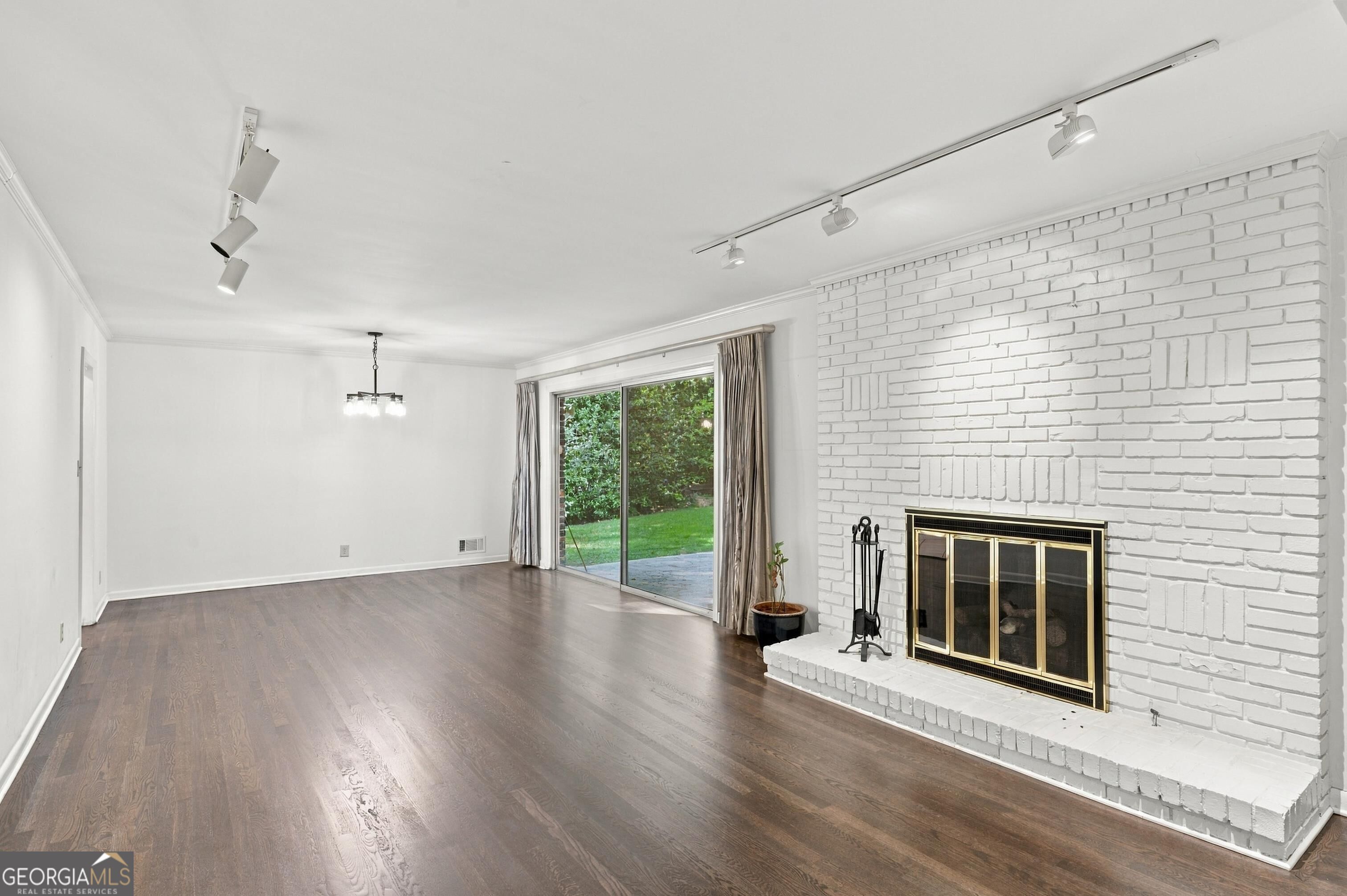 955 Vistavia Circle Property Photo 4