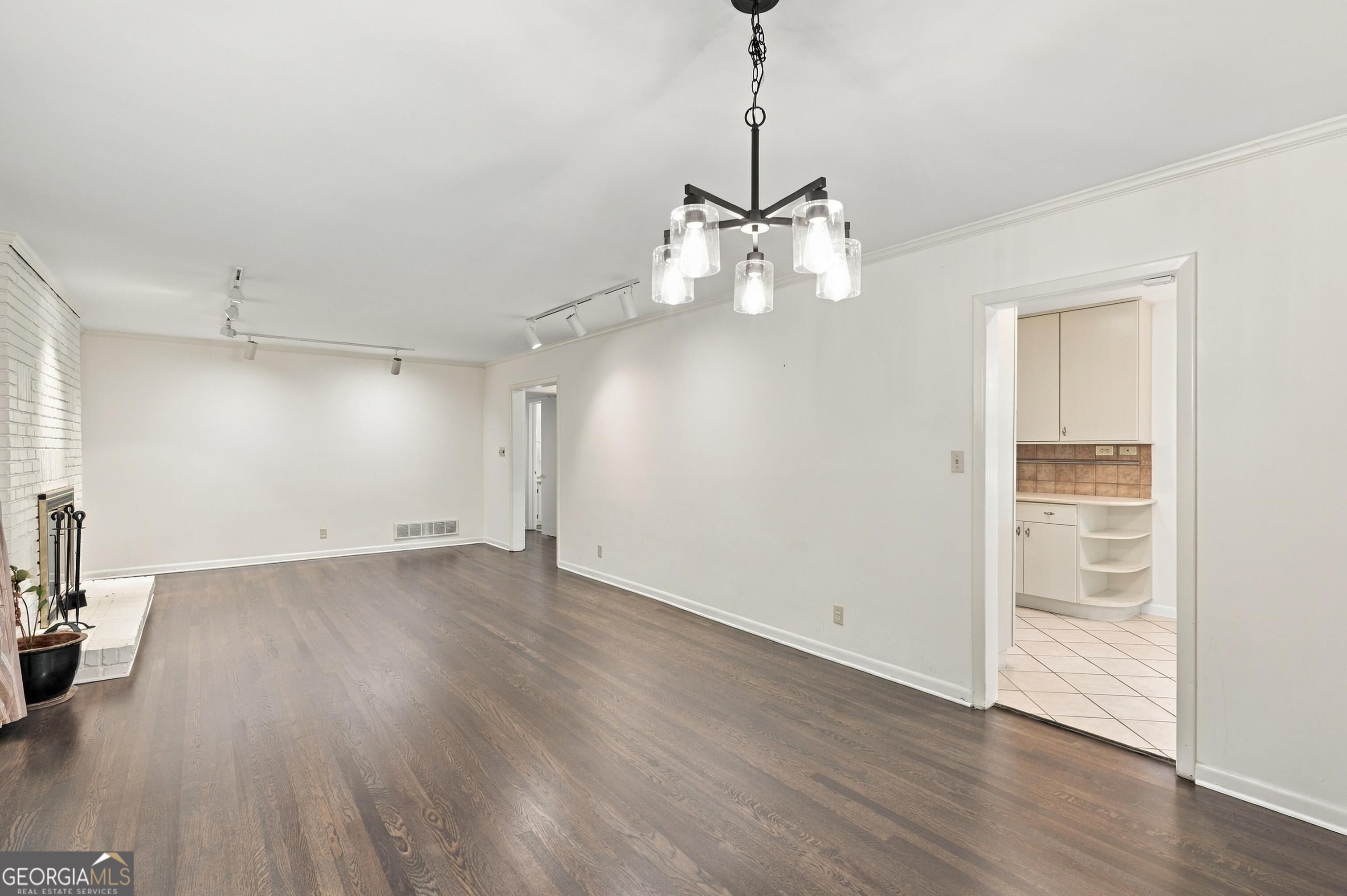 955 Vistavia Circle Property Photo 9